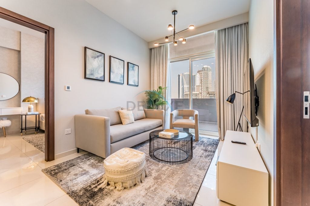 High-Rise 2BR with Dubai Water Canal View, Quick Access to Downtown, Vera Tower