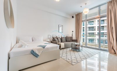 Studio Steps from JBR Beach and Marina Walk, Conveniently located near Ain Dubai, Dec Towers T2