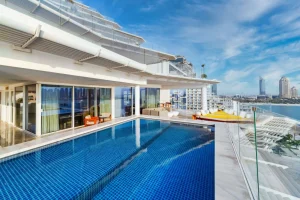 Vacation rentals with private pools on Palm Jumeirah