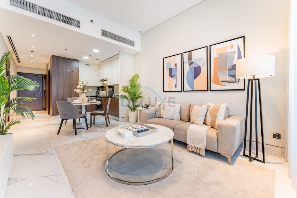 Stunning 1BR with Panoramic Canal Views, Convenient Downtown Access and Walking Distance to Bus Stop, J One – 1