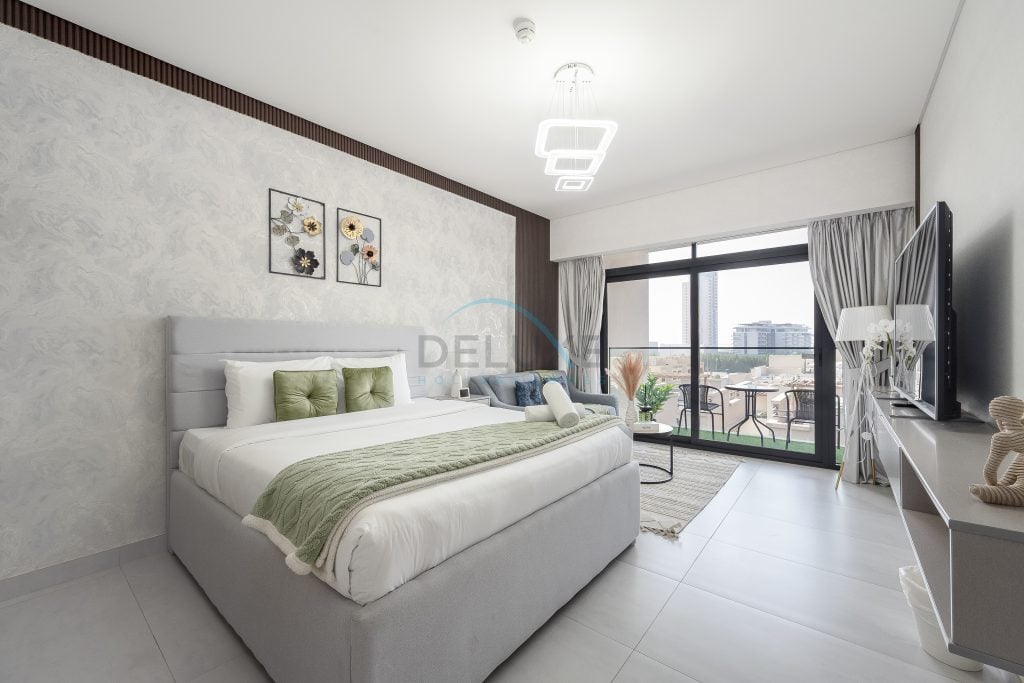 Prime Location, Near Bus Stop, Steps from the Park, Just 20 Minutes to Dubai Marina – Oxford Boulevard