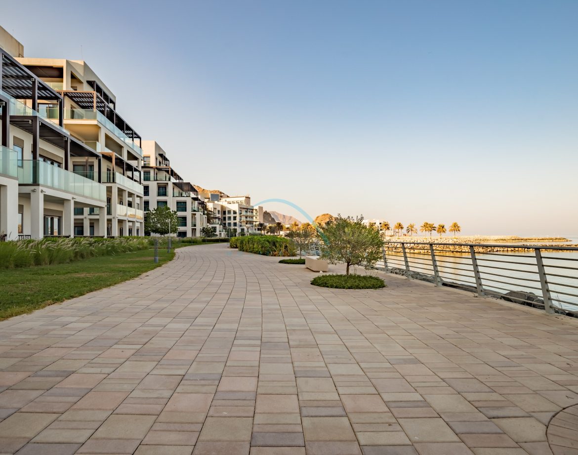 4-Bedroom Sea-View Apartment — The Address Fujairah Residences — photo 8