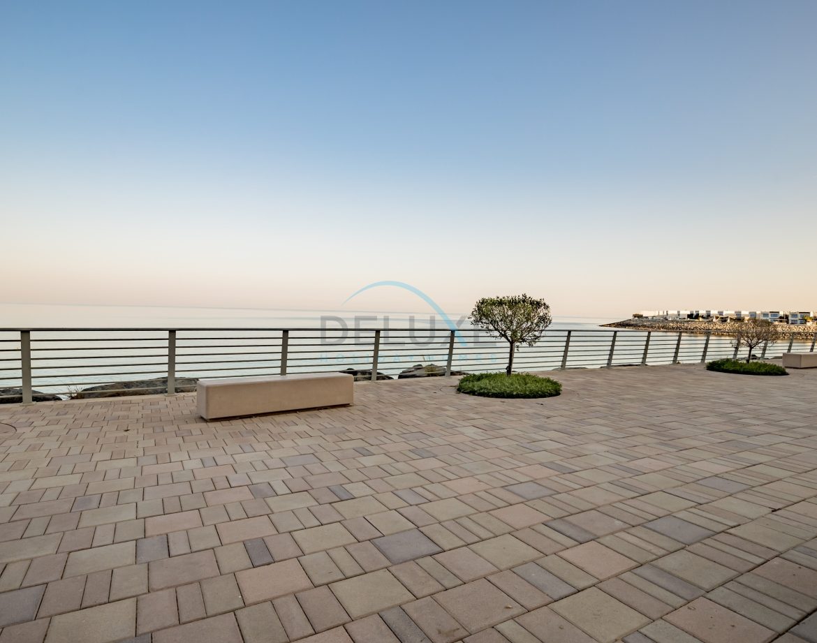 4-Bedroom Sea-View Apartment — The Address Fujairah Residences — photo 10