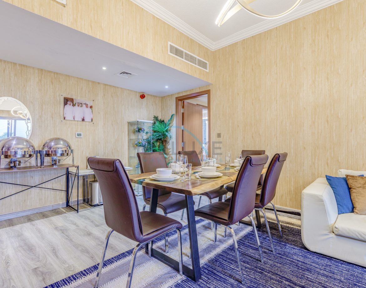2-Bedroom Sea-View Apartment — Mina Al Fajer — photo 15
