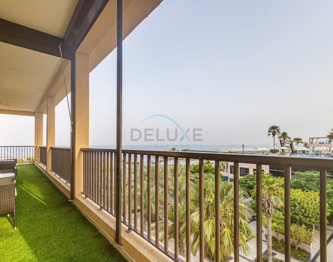 2-Bedroom Sea-View Apartment — Mina Al Fajer — photo 3