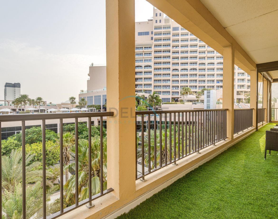 2-Bedroom Sea-View Apartment — Mina Al Fajer — photo 19