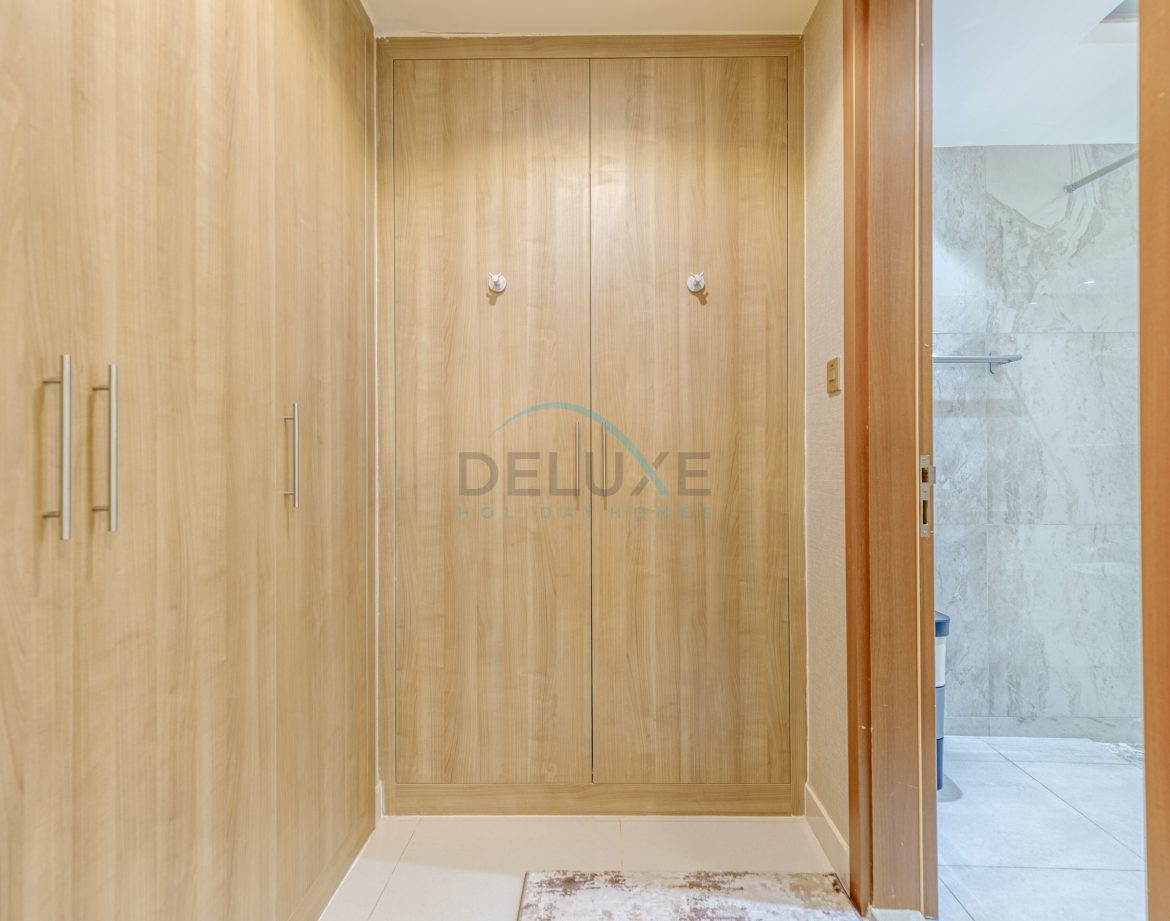 2-Bedroom Sea-View Apartment — Mina Al Fajer — photo 28