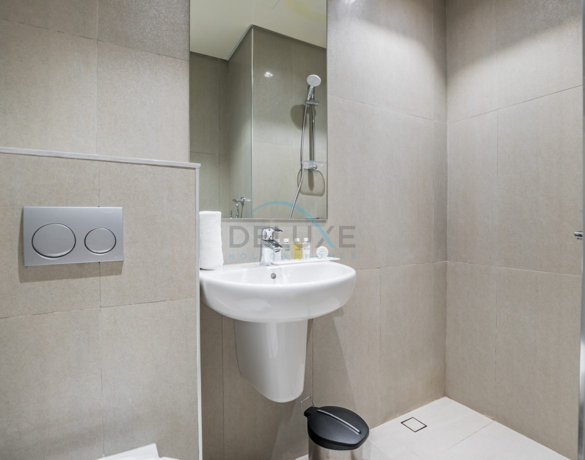 4-Bedroom Sea-View Apartment — The Address Fujairah Residences — photo 36