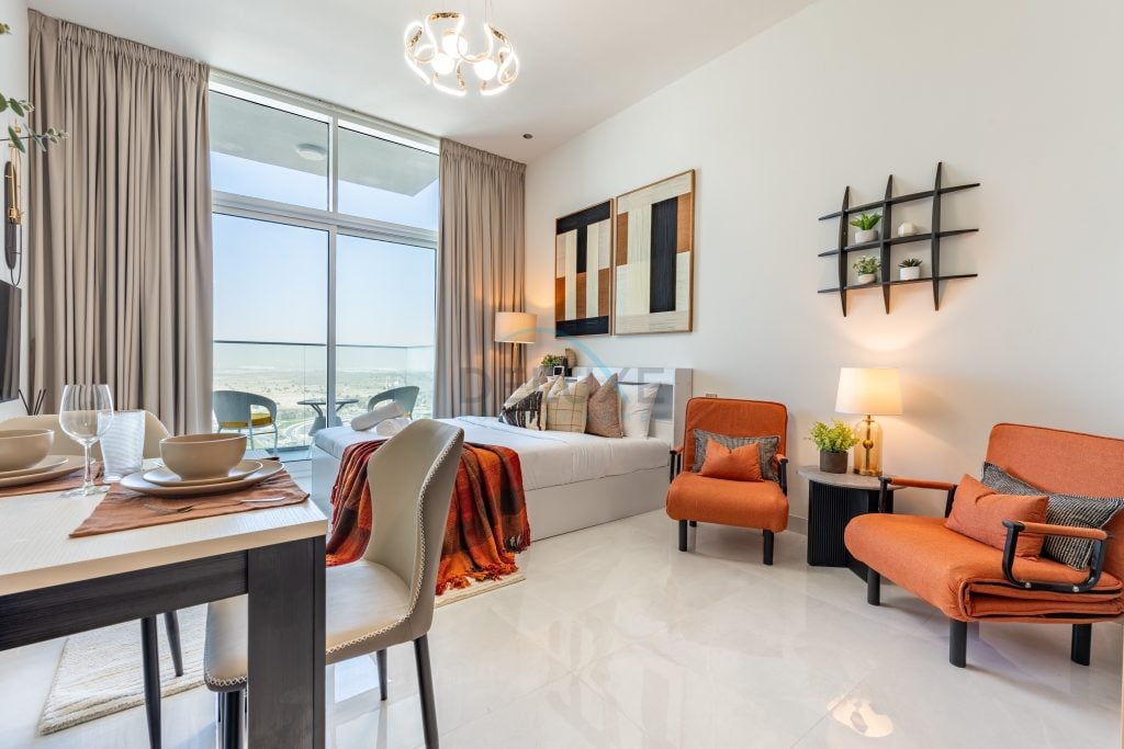 Peaceful High-Rise Studio Overlooking Miracle Garden, Skyz by Danube