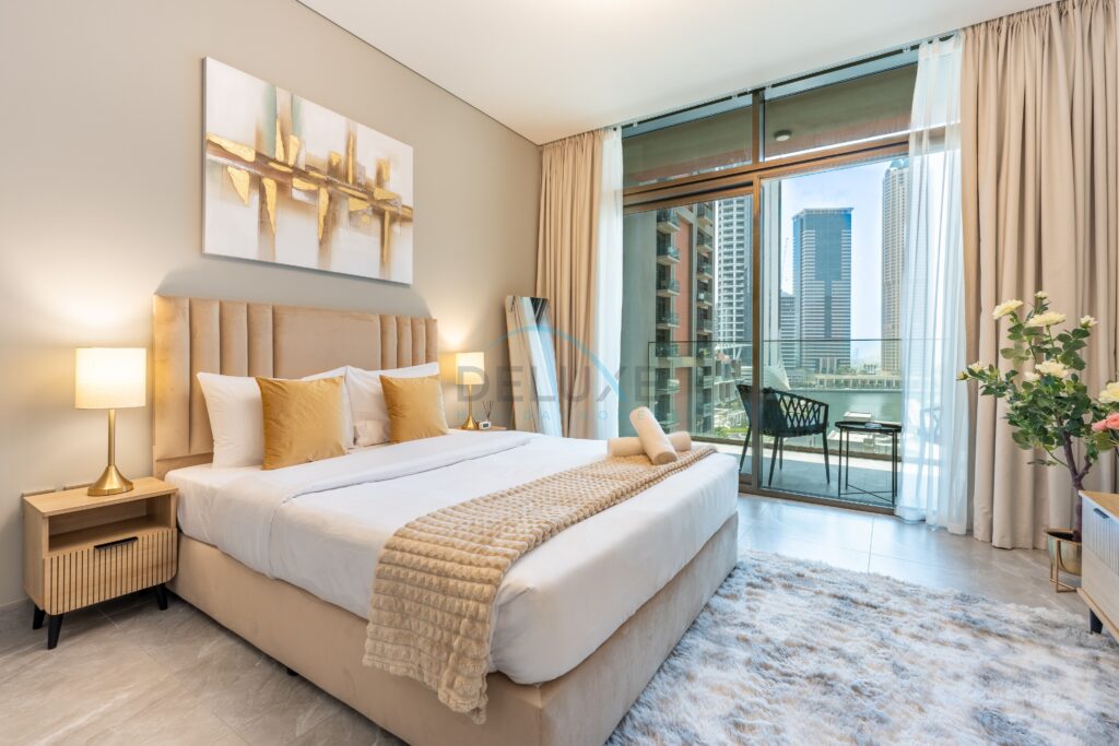 Refined Studio with Sweeping Dubai Water Canal and City Views, Just Minutes Drive from Dubai Mall and Burj Khalifa, Peninsula Two