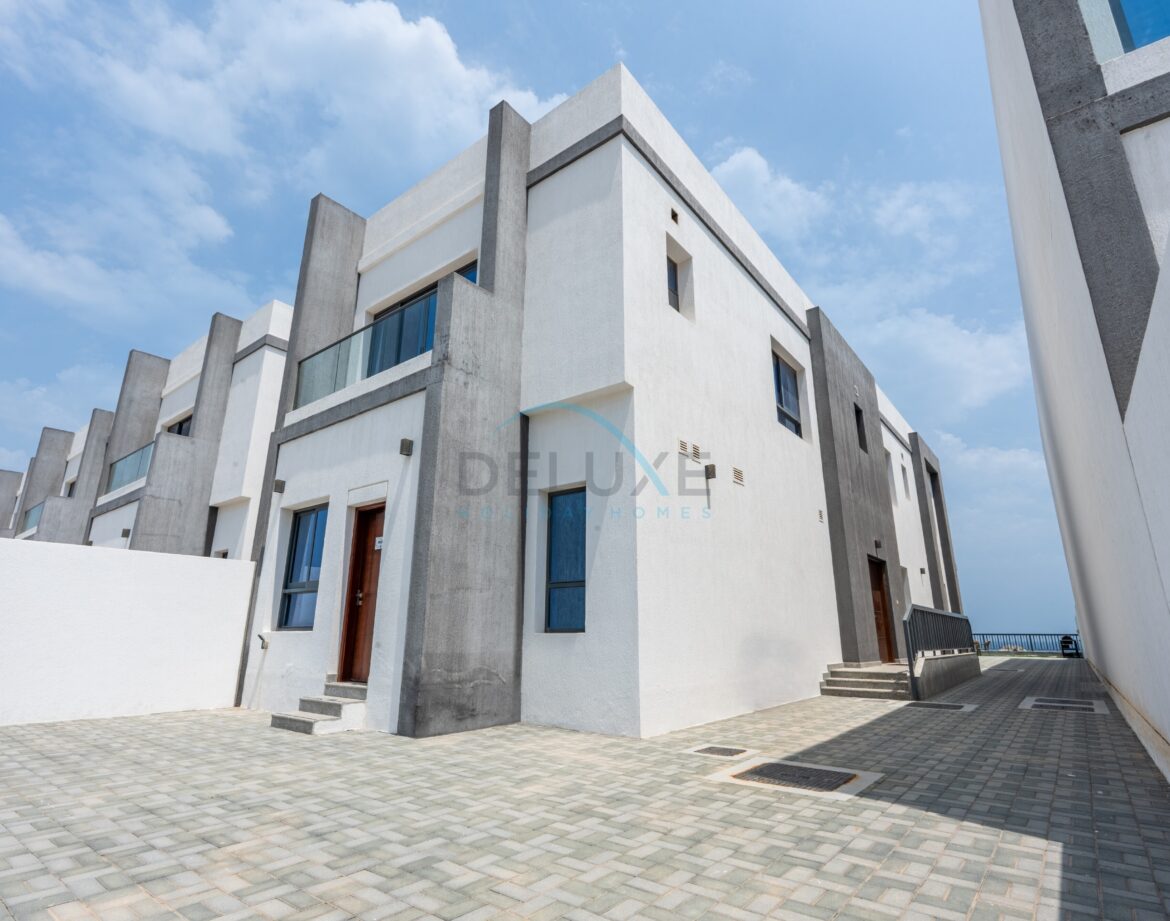 Contemporary 4BR Villa with Assistant & Driver Rooms, Gulf Views, BBQ and Outdoor Lounge, Al Dana Island — photo 5