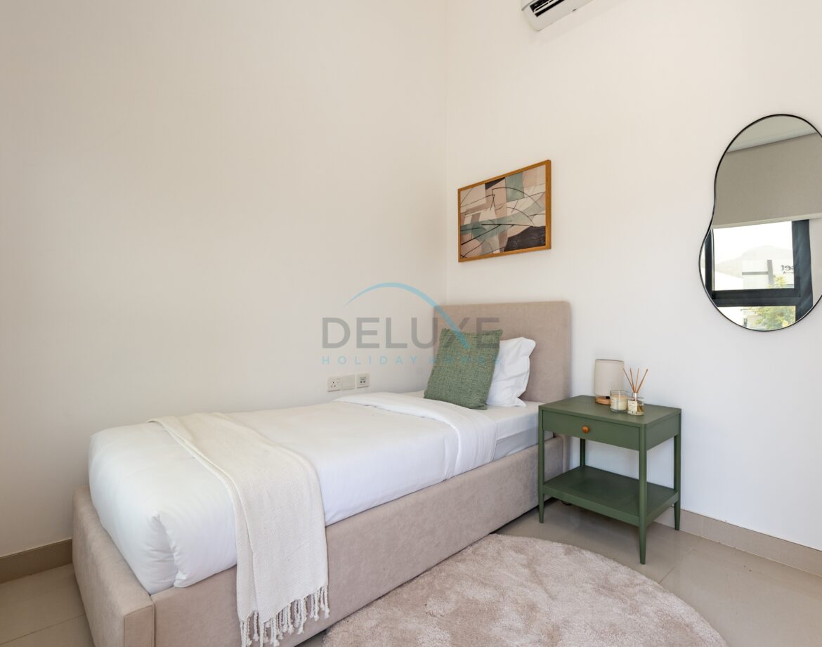 Contemporary 4BR Villa with Assistant & Driver Rooms, Gulf Views, BBQ and Outdoor Lounge, Al Dana Island — photo 6