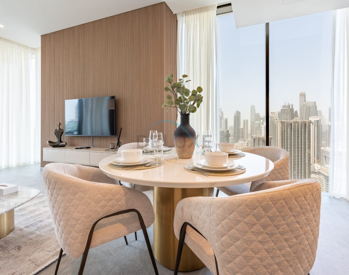 Sky-Level 1BR with Spacious Balcony Overlooking the Canal, Minutes from Downtown, Peninsula Four — photo 7