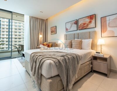 Studio with Balcony Overlooking the Community, Short Drive to Butterfly Garden, NAS 3