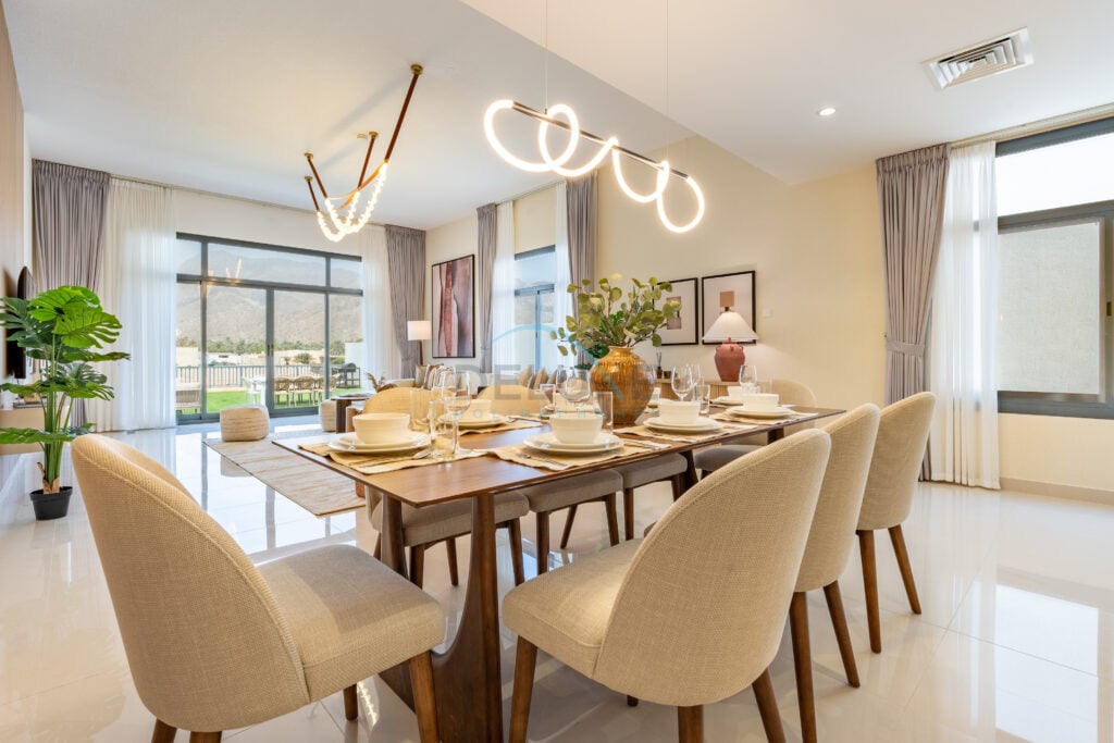 Exclusive 4BR Villa Plus Assistant with Gulf Views, Spacious Backyard and BBQ, Al Dana Island