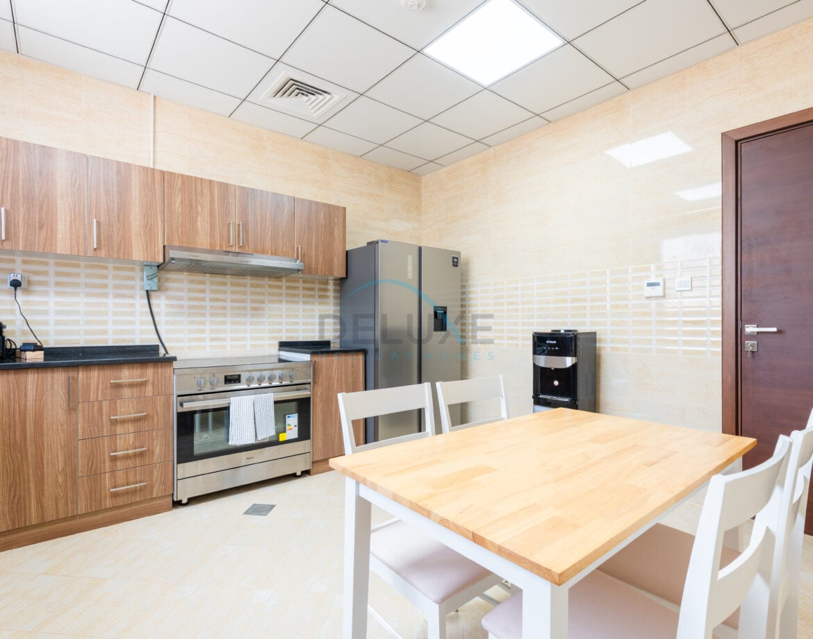 Modern 4BR with Assistant Room Retreat Villa, Facing Sea and Mountain Views, BBQ and Spacious Backyard, Al Dana Island — photo 13