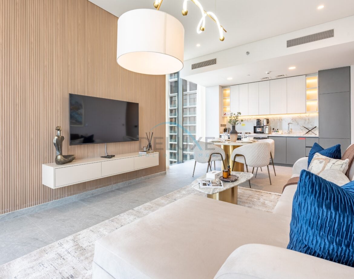 Sky-Level 1BR with Spacious Balcony Overlooking the Canal, Minutes from Downtown, Peninsula Four — photo 16