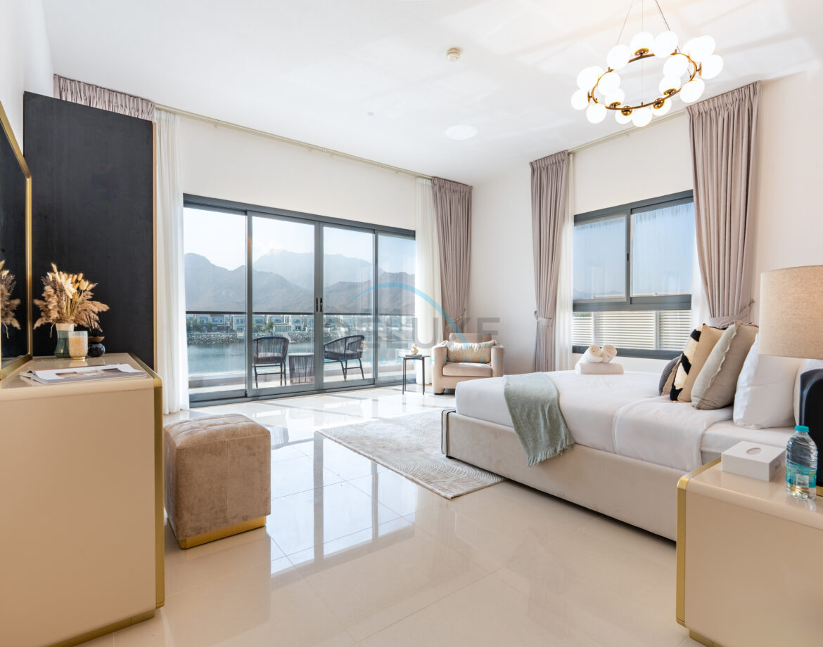 Modern 4BR Plus Assistant and Driver’s Room with Sea and Mountain Views, BBQ, Spacious Garden, Al Dana Island — photo 16