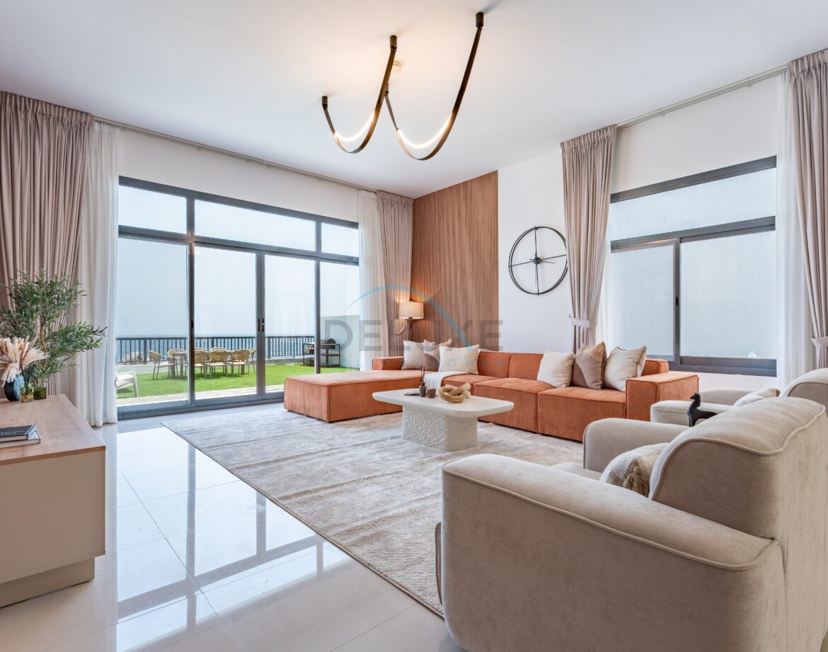 Contemporary 4BR Villa with Assistant & Driver Rooms, Gulf Views, BBQ and Outdoor Lounge, Al Dana Island — photo 1