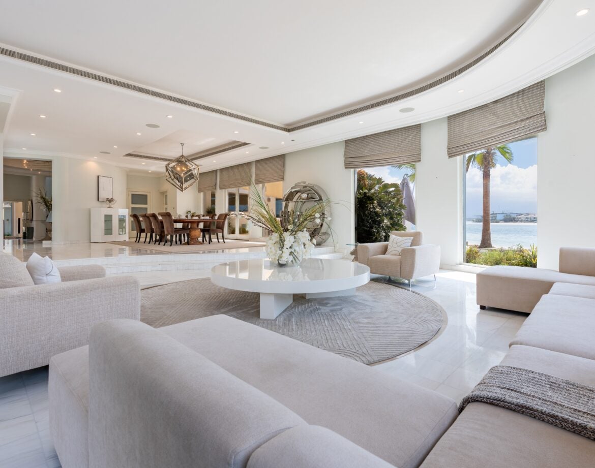 Beachfront 6BR Villa with Two Assistant Rooms, Thatched Poolside Cabana, Private Pool, BBQ Area & Private Beach Access in Frond P — photo 13