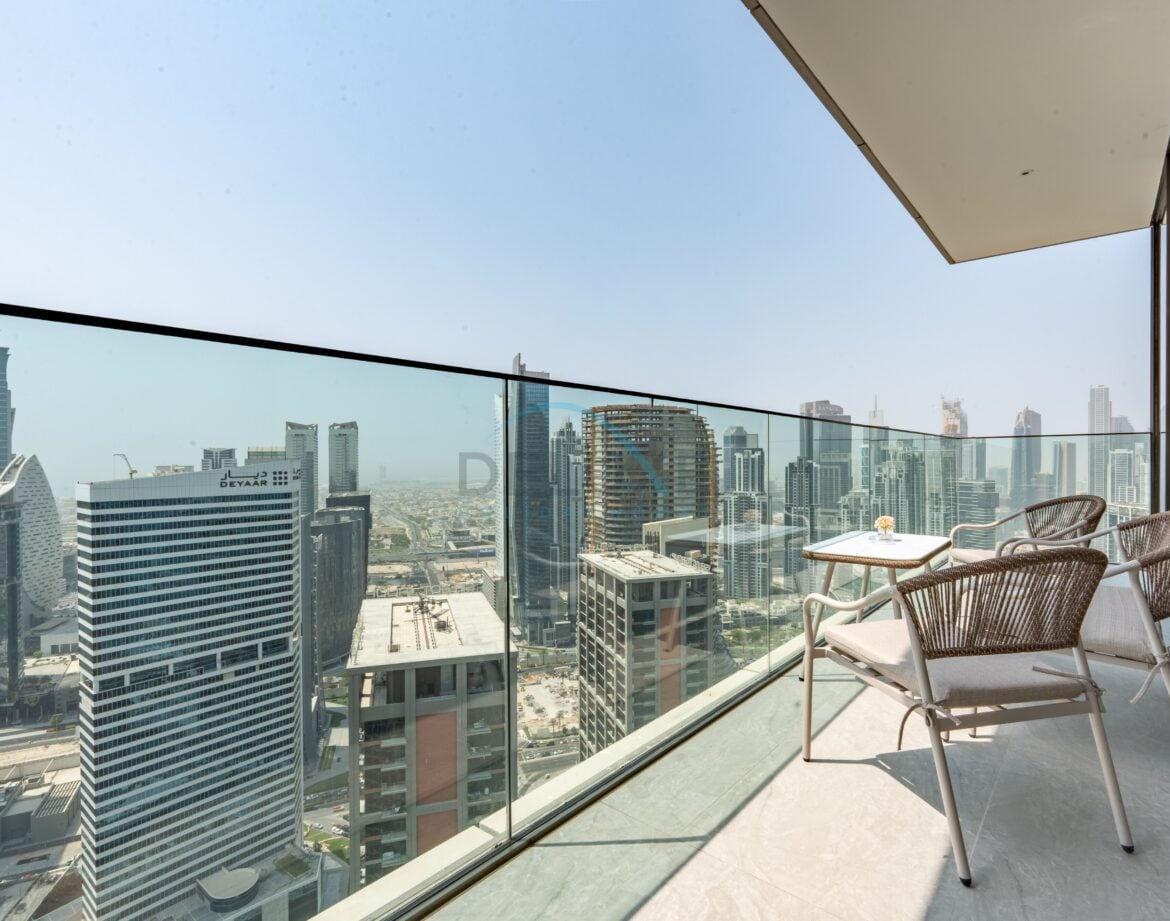 Sky-Level 1BR with Spacious Balcony Overlooking the Canal, Minutes from Downtown, Peninsula Four — photo 17