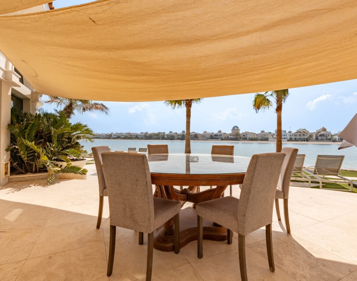 Beachfront 6BR Villa with Two Assistant Rooms, Thatched Poolside Cabana, Private Pool, BBQ Area & Private Beach Access in Frond P — photo 14