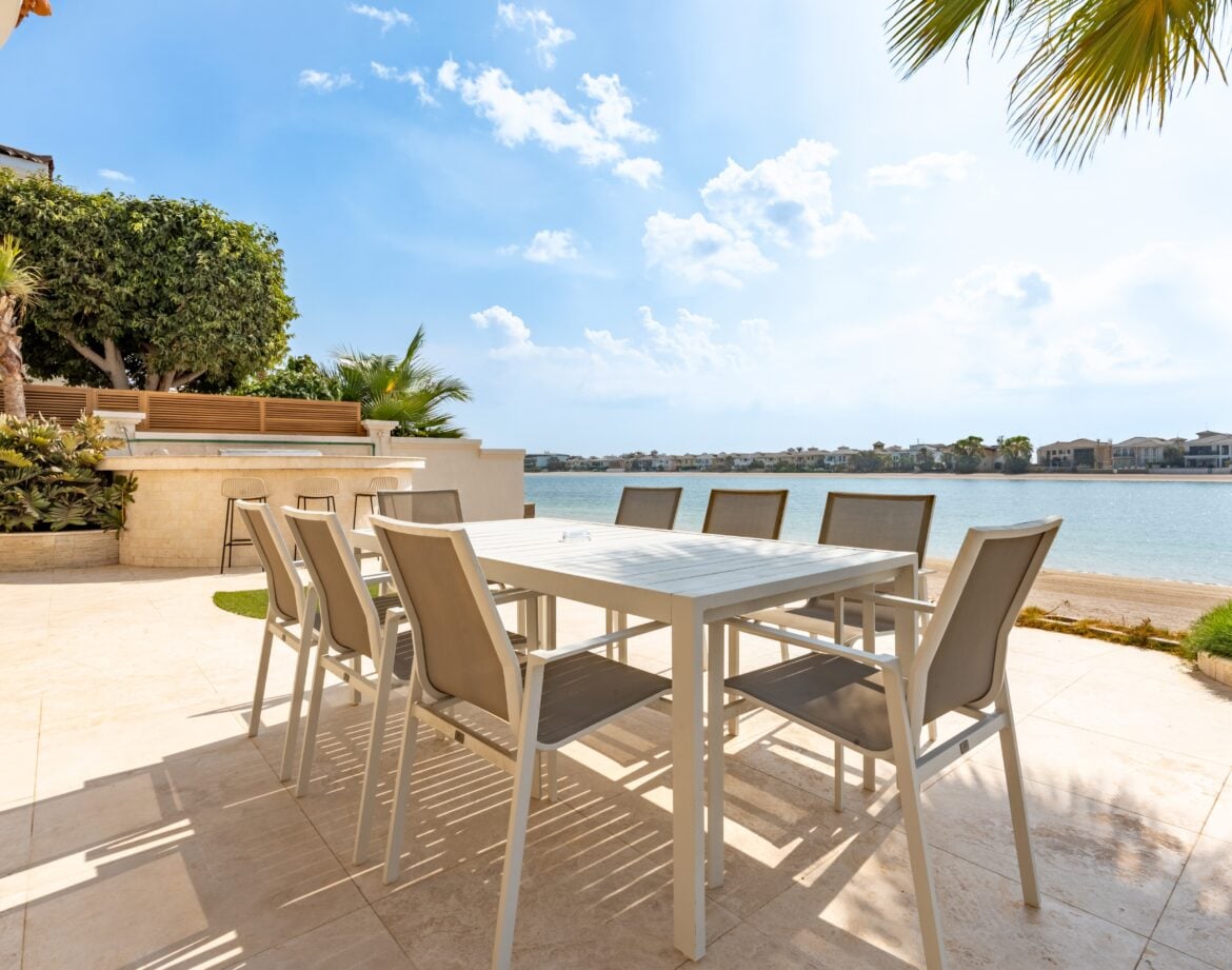 Beachfront 6BR Villa with Two Assistant Rooms, Thatched Poolside Cabana, Private Pool, BBQ Area & Private Beach Access in Frond P — photo 15