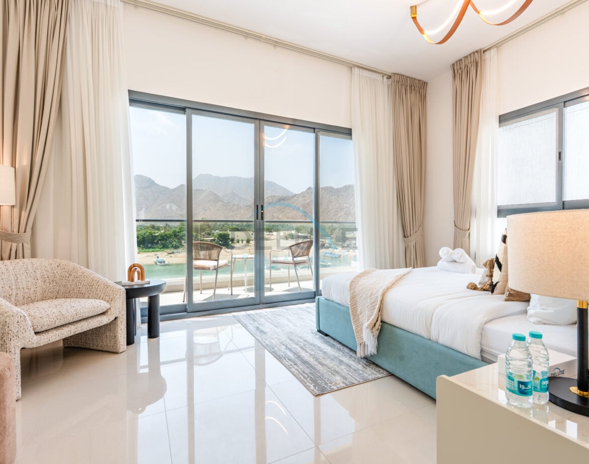 Sea and Mountain Views 4BR Plus Assistant Room with Own Kids’ Play Area, Spacious Outdoor Lounge and BBQ, Al Dana Island — photo 3