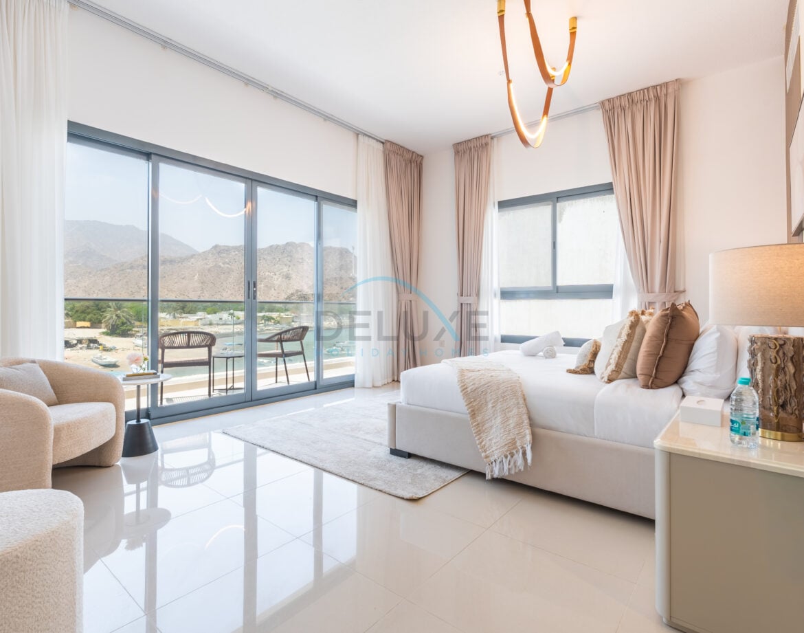 Modern 4BR with Assistant Room Retreat Villa, Facing Sea and Mountain Views, BBQ and Spacious Backyard, Al Dana Island — photo 3