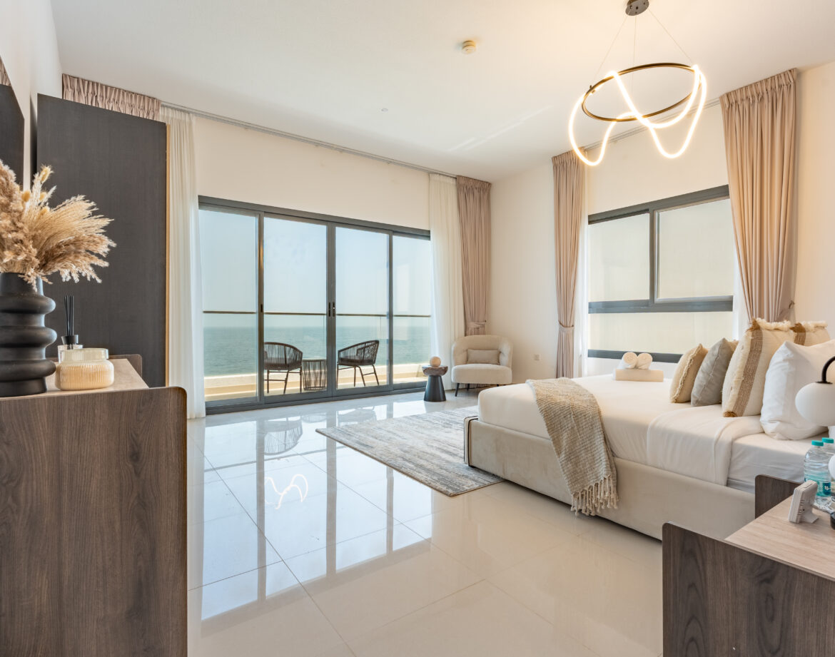 Modern 4BR Villa with Assistant and Driver Room, Spacious Backyard and BBQ Overlooking Gulf Views, Al Dana Island, — photo 20