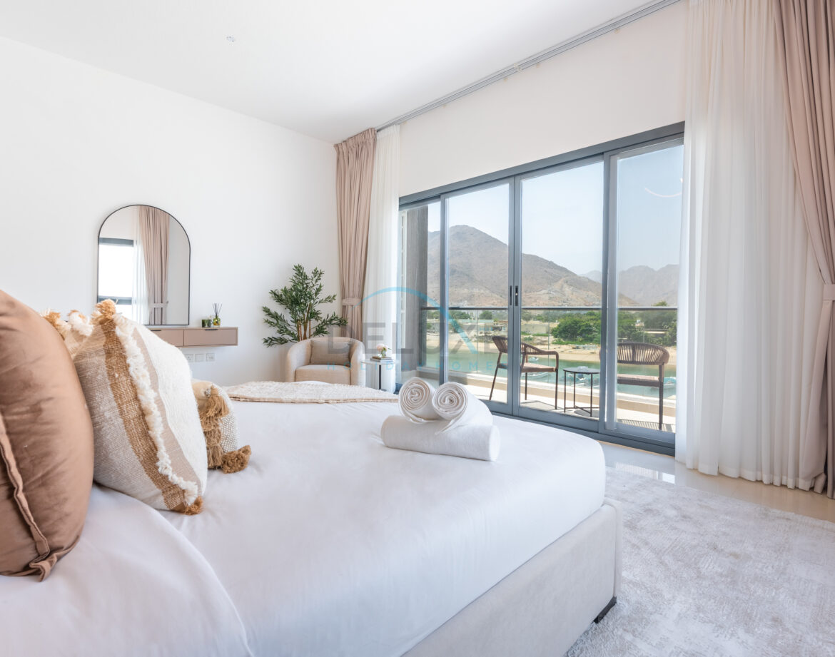 Modern 4BR with Assistant Room Retreat Villa, Facing Sea and Mountain Views, BBQ and Spacious Backyard, Al Dana Island — photo 21