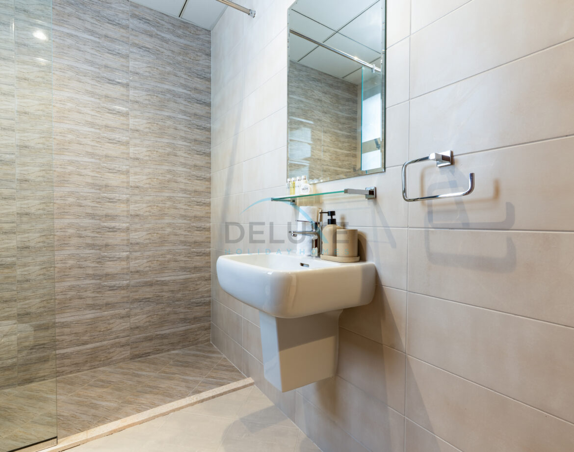 Modern 4BR Plus Assistant and Driver’s Room with Sea and Mountain Views, BBQ, Spacious Garden, Al Dana Island — photo 24