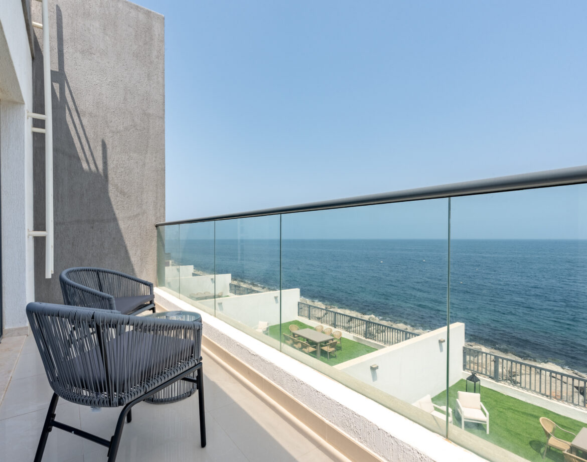 Modern 4BR Villa with Assistant and Driver Room, Spacious Backyard and BBQ Overlooking Gulf Views, Al Dana Island, — photo 24