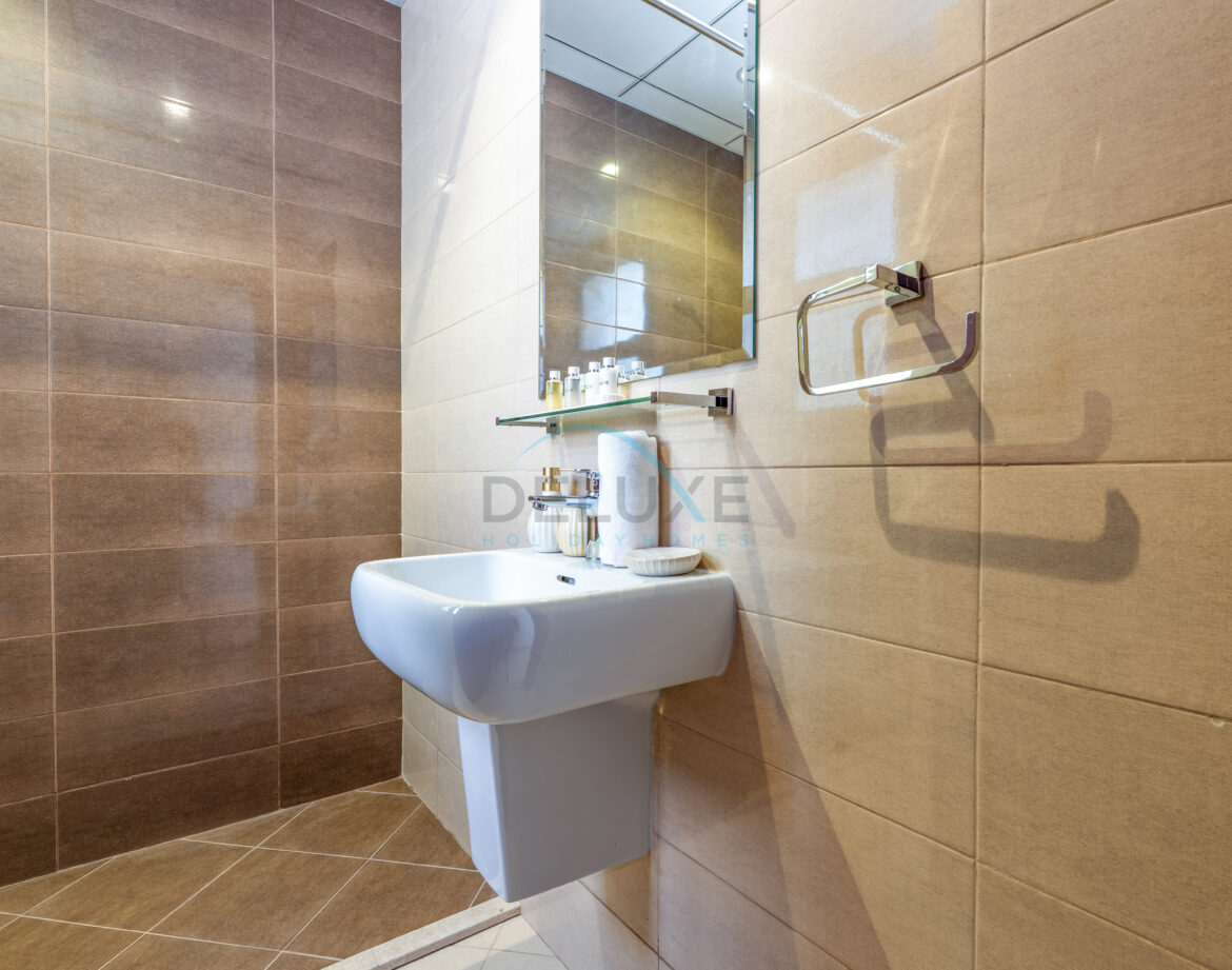 Sea and Mountain Views 4BR Plus Assistant Room with Own Kids’ Play Area, Spacious Outdoor Lounge and BBQ, Al Dana Island — photo 30