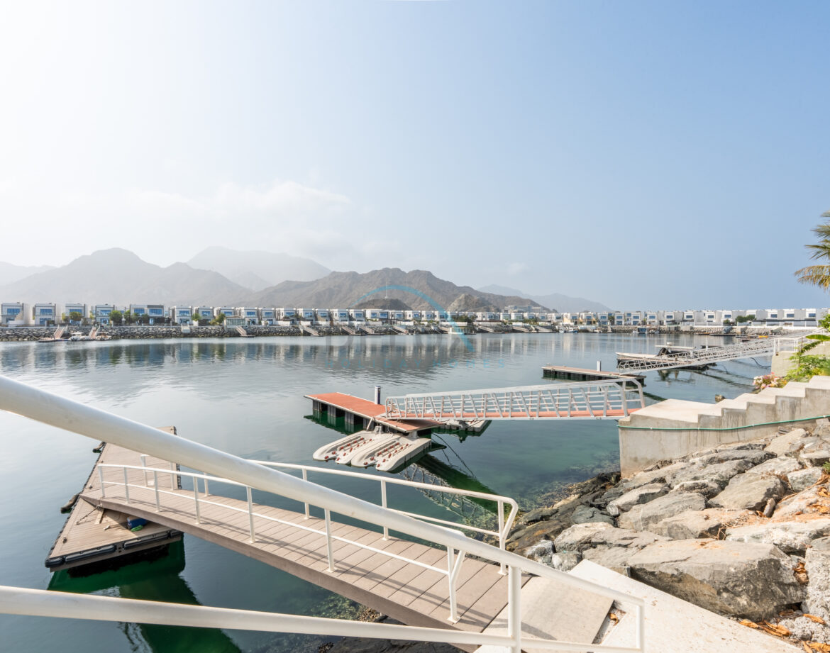 Modern 4BR Plus Assistant and Driver’s Room with Sea and Mountain Views, BBQ, Spacious Garden, Al Dana Island — photo 37