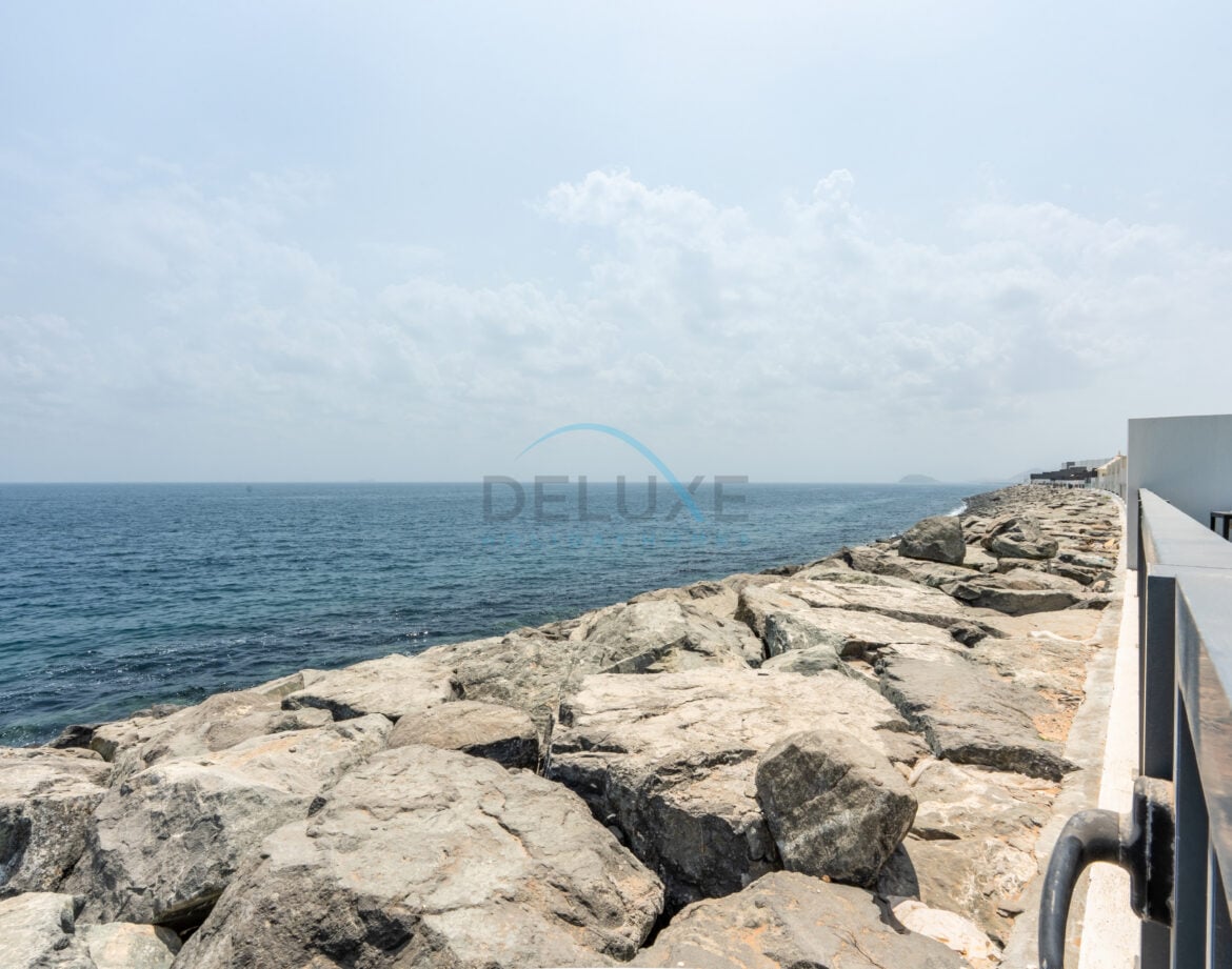 Facing Sea and Mountain 4BR Plus Assistant and Driver’s Room with Own Backyard, BBQ and Spacious Layout, Al Dana Island — photo 41