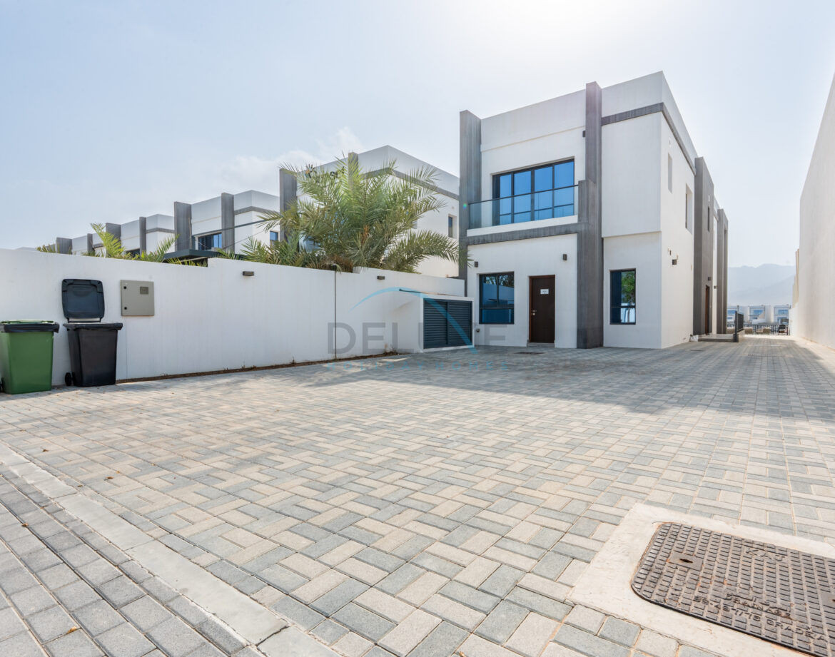 Modern 4BR Plus Assistant and Driver’s Room with Sea and Mountain Views, BBQ, Spacious Garden, Al Dana Island — photo 41