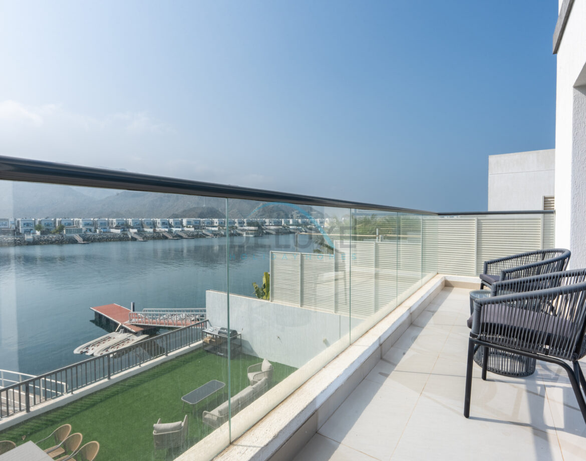 Modern 4BR Plus Assistant and Driver’s Room with Sea and Mountain Views, BBQ, Spacious Garden, Al Dana Island — photo 42