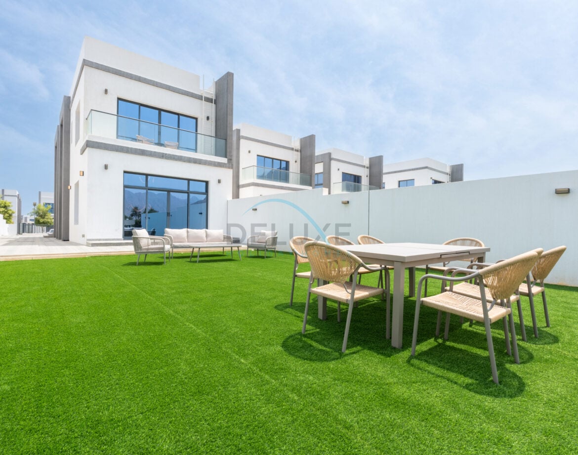 Modern 4BR with Assistant Room Retreat Villa, Facing Sea and Mountain Views, BBQ and Spacious Backyard, Al Dana Island — photo 4