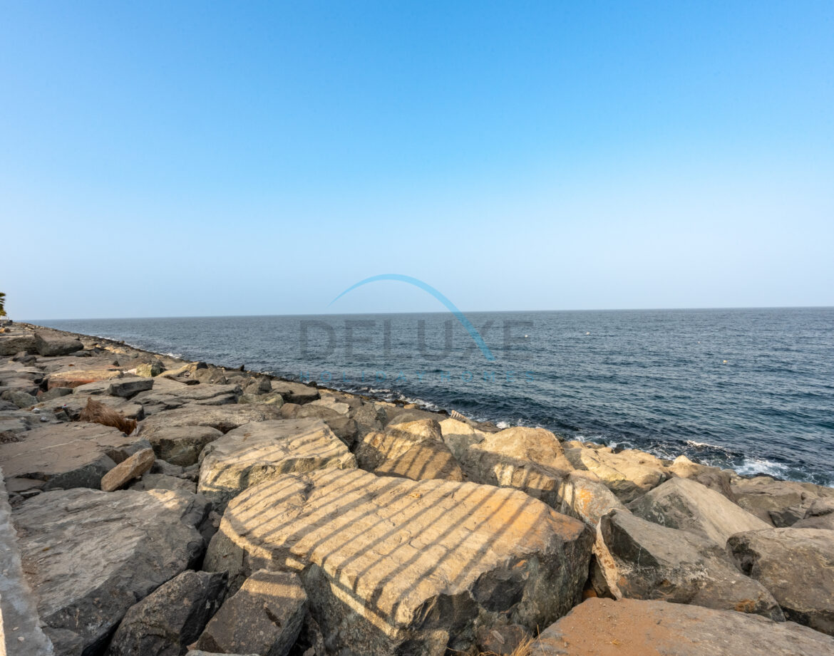 Gulf Sea Views 4BR with Assistant and Driver’s Room, Spacious Layout, BBQ Area, Private Backyard, Al Dana Island — photo 42