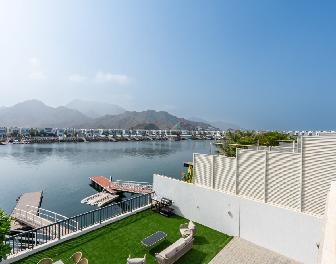 Modern 4BR Plus Assistant and Driver’s Room with Sea and Mountain Views, BBQ, Spacious Garden, Al Dana Island — photo 43