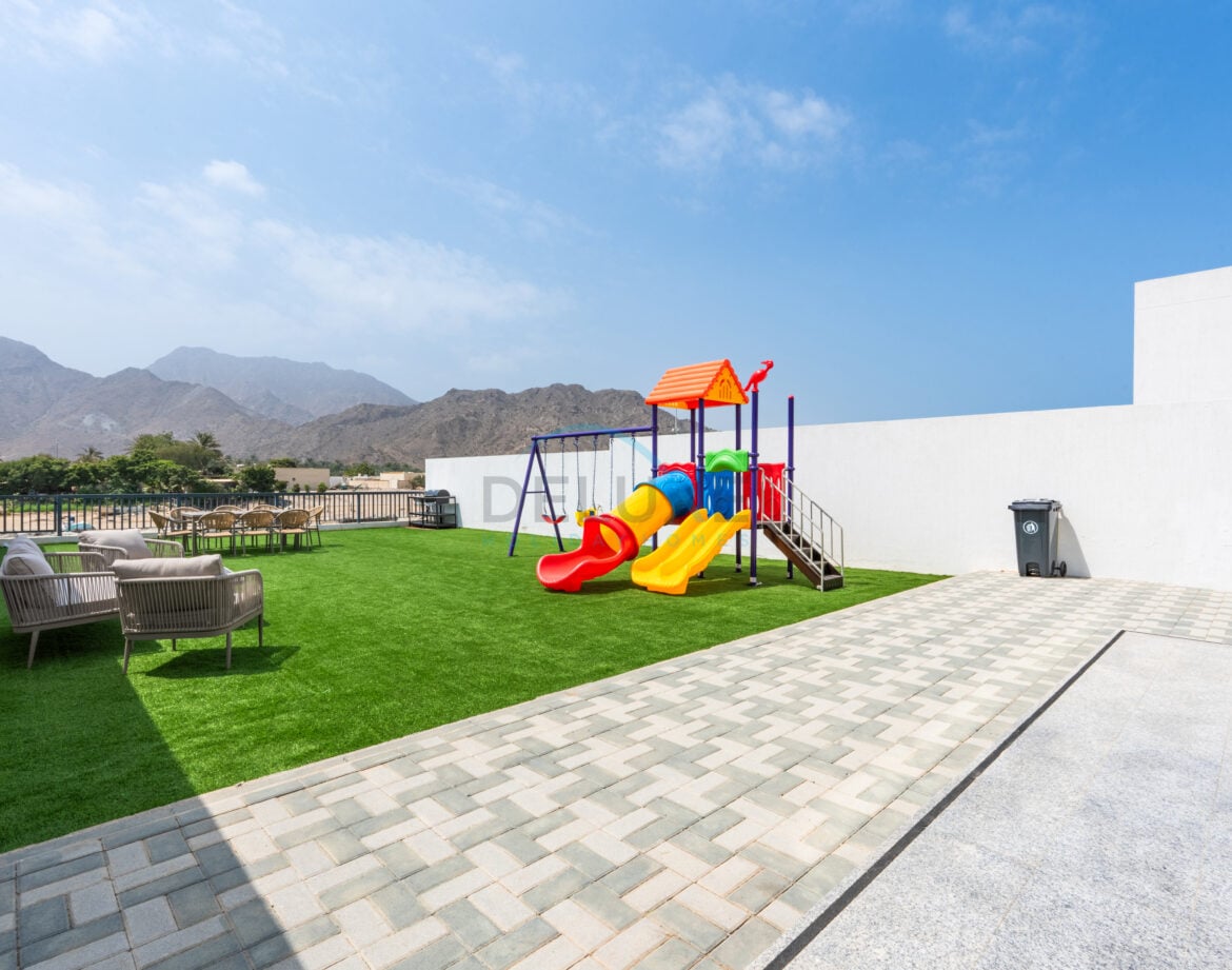 Sea and Mountain Views 4BR Plus Assistant Room with Own Kids’ Play Area, Spacious Outdoor Lounge and BBQ, Al Dana Island — photo 43