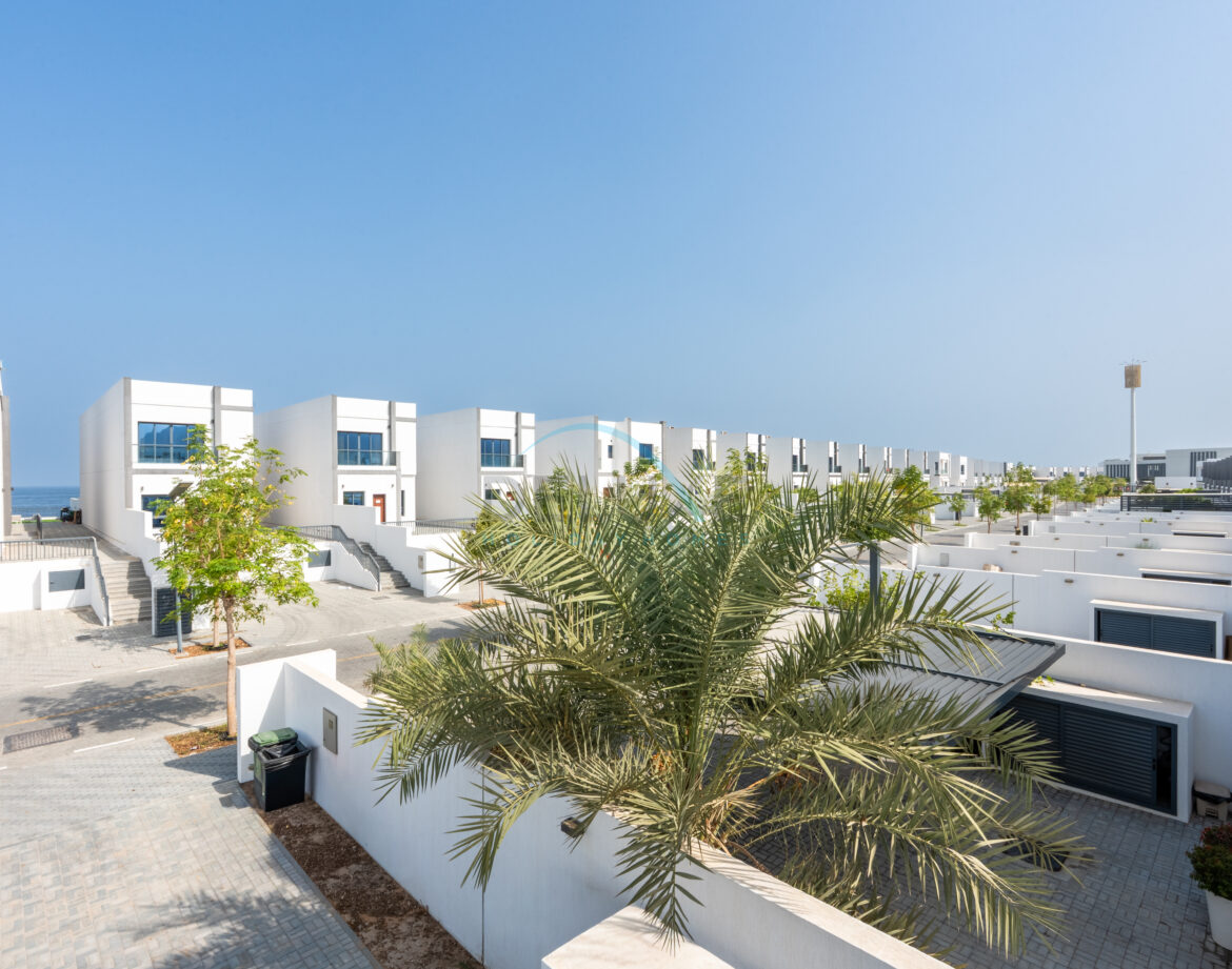 Modern 4BR Plus Assistant and Driver’s Room with Sea and Mountain Views, BBQ, Spacious Garden, Al Dana Island — photo 44