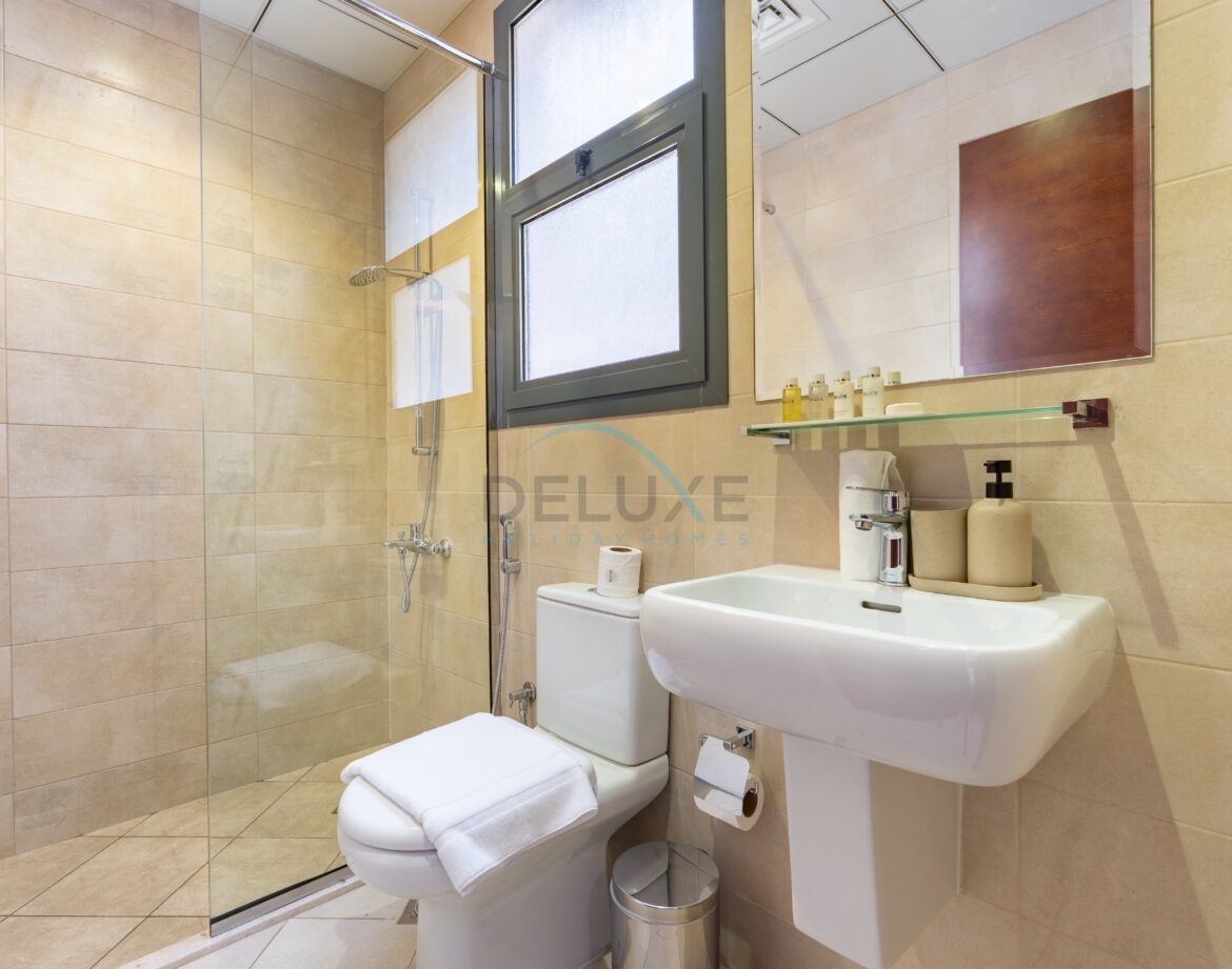 Contemporary 4BR Villa with Assistant & Driver Rooms, Gulf Views, BBQ and Outdoor Lounge, Al Dana Island — photo 45