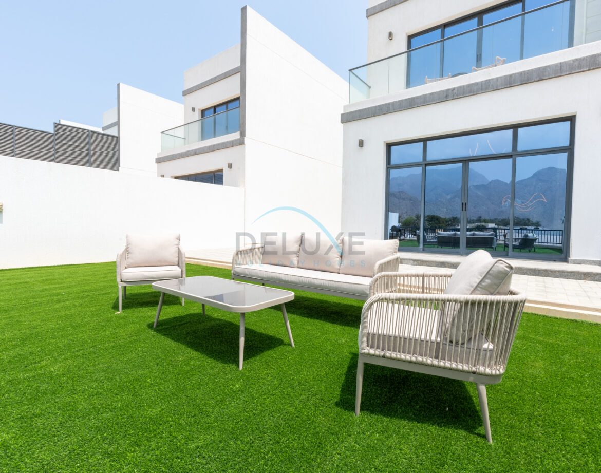 Modern 4BR with Assistant Room Retreat Villa, Facing Sea and Mountain Views, BBQ and Spacious Backyard, Al Dana Island — photo 45