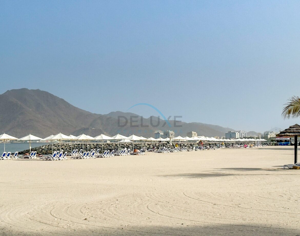 Peaceful 1BR with Spacious Balcony and Private Beach Access, Just a Short Drive from Khorfakkan Waterfall & Al Rafisah Dam, Khor Fakkan Resort — photo 23