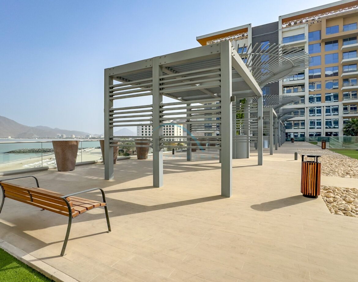 Peaceful 1BR with Spacious Balcony and Private Beach Access, Just a Short Drive from Khorfakkan Waterfall & Al Rafisah Dam, Khor Fakkan Resort — photo 32